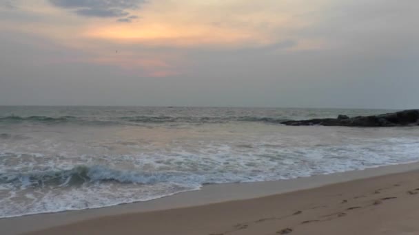 Восход над океаном . — стоковое видео