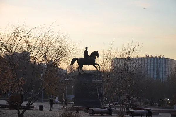 Этой Фотографии Изображен Памятник Рокоссовскому — стоковое фото