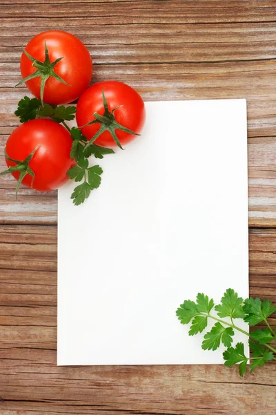 Tomates em madeira — Fotografia de Stock