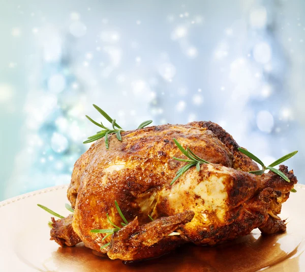 Pollo intero arrosto con rosmarino — Foto Stock