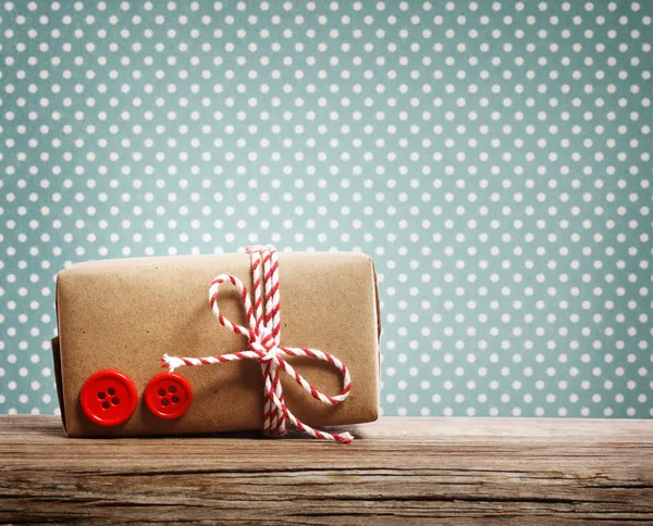 Caja de regalo hecha a mano —  Fotos de Stock