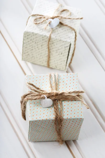 Cajas de regalo pequeñas hechas a mano — Foto de Stock