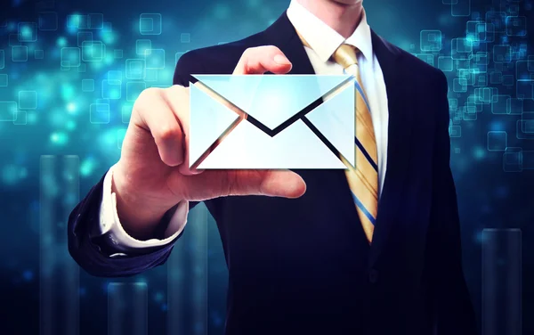 Biznesmen z koperty wiadomości e-mail — Zdjęcie stockowe