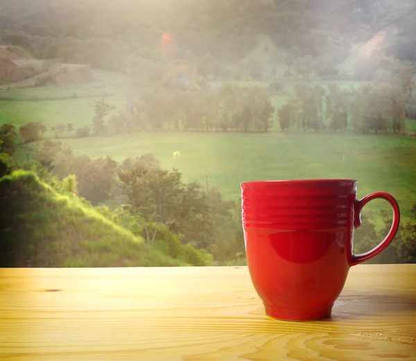 Röd kaffemugg — Stockfoto