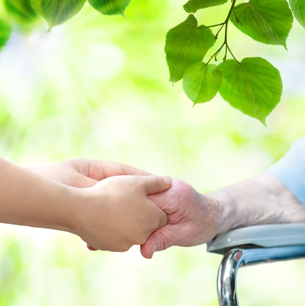 Seniorin im Rollstuhl — Stockfoto