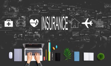 Bilgisayarı kullanan kişinin sigorta konsepti