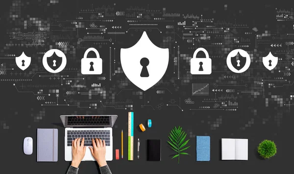 Thema Cyber-Sicherheit mit Laptop — Stockfoto