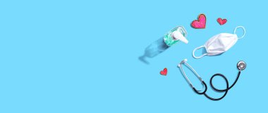 Covid-19 temalı el çizimi kalpler