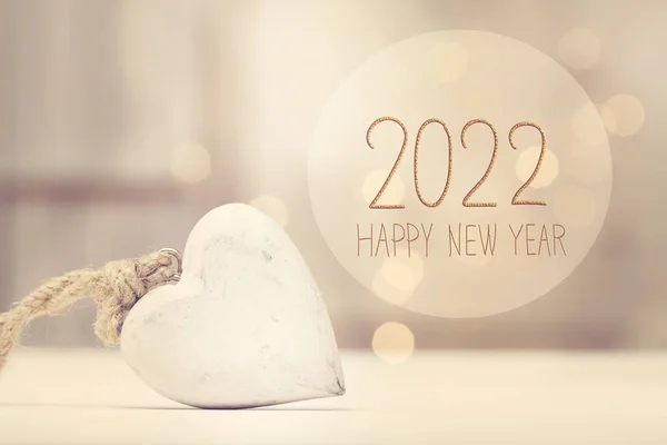 Új év 2022 üzenet fehér szívvel — Stock Fotó