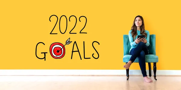 2022 țeluri concept cu tânără femeie — Fotografie, imagine de stoc