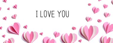 Mesajını seviyorum Pembe kağıtlı kalplerle