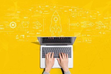 Dizüstü bilgisayar kullanan kişide hızlı büyüme kavramı