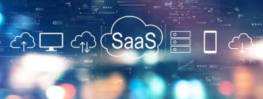 SaaS - geceleri şehir ışıkları ile hizmet kavramı olarak yazılım