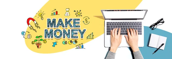 Keress pénzt a személy segítségével egy laptop — Stock Fotó