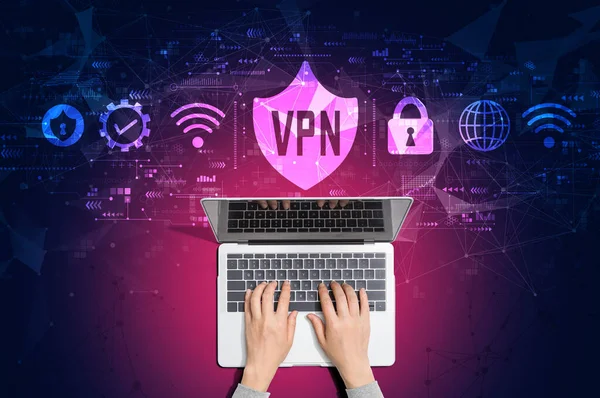 Concept VPN avec personne utilisant un ordinateur portable — Photo