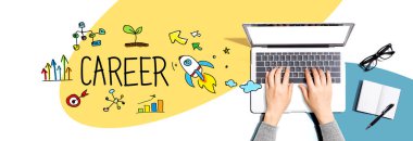 Dizüstü bilgisayar kullanan kişide kariyer teması