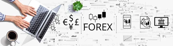 Forex koncepcji handlu z osobą korzystającą z laptopa — Zdjęcie stockowe