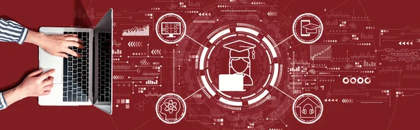 Bir dizüstü bilgisayar kullanan kişi ile uzaklık öğrenme teması