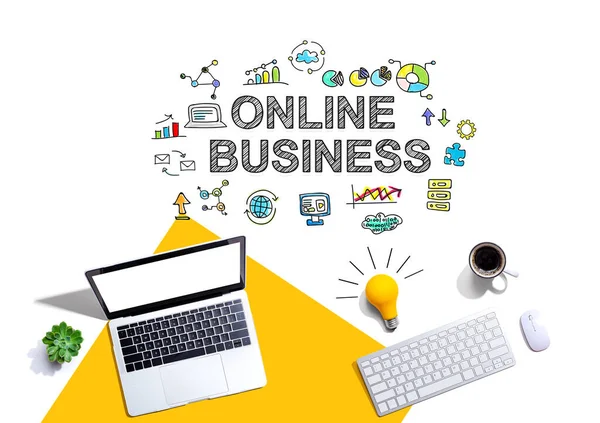 Negócio online com computadores e uma lâmpada — Fotografia de Stock