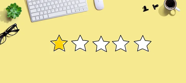 One star rating with a computer keyboard — Stock Photo, Image