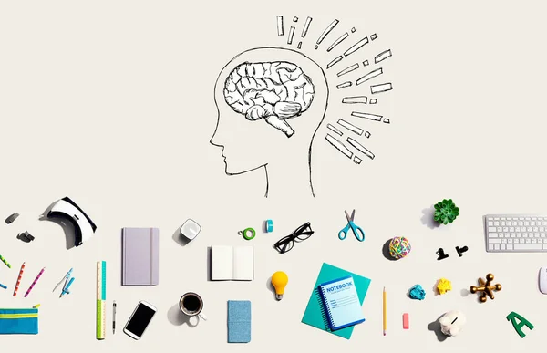 Ilustração cerebral com aparelhos eletrônicos e material de escritório — Fotografia de Stock