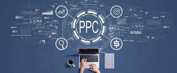 PPC - concetto Pay per click con persona che lavora con il computer portatile — Foto Stock