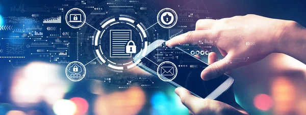 Gece şehir ışıkları ile veri koruma kavramı