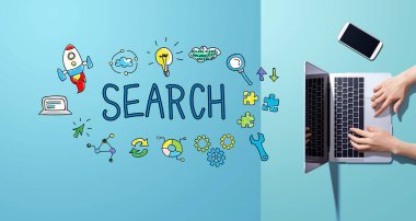 Bilgisayarla çalışan kişi ile ara