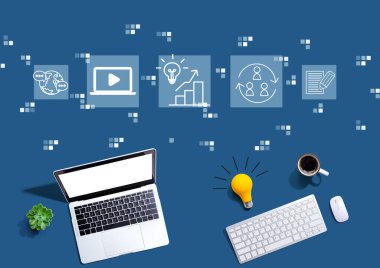 Yukarıdan gelen ampullü bilgisayarlarla içerik pazarlama kavramı