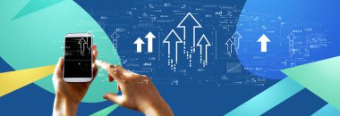 Akıllı telefon kullanan kişi ile yükselen ok teması