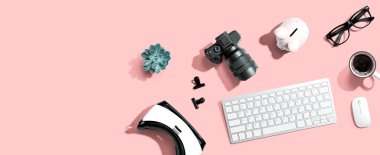 Elektronik aletler ve ofis malzemeleri - düz konum