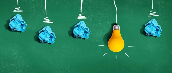 Brainstorming Konzept Mit Zerknüllten Glühbirnen Aus Papier Flache Verlegung — Stockfoto