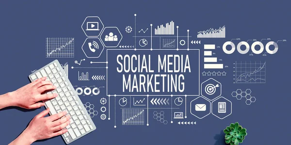 Social Media Marketing Theme Person Using Computer Keyboard — Fotografia de Stock