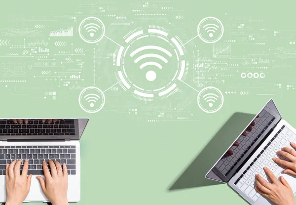 Wifi Thema Met Mensen Die Samenwerken Met Laptop Computers — Stockfoto