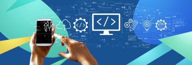 Akıllı telefon kullanan kişi ile web geliştirme kavramı