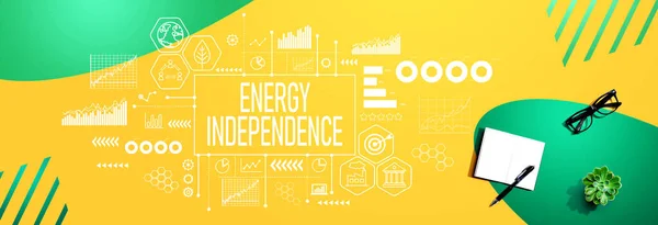 Energy Independence Concept Notebook Pen —  Fotos de Stock