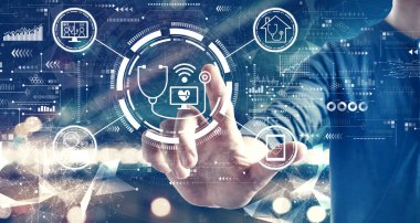 Bulanık şehir arka planında bir adamla teletıp teması