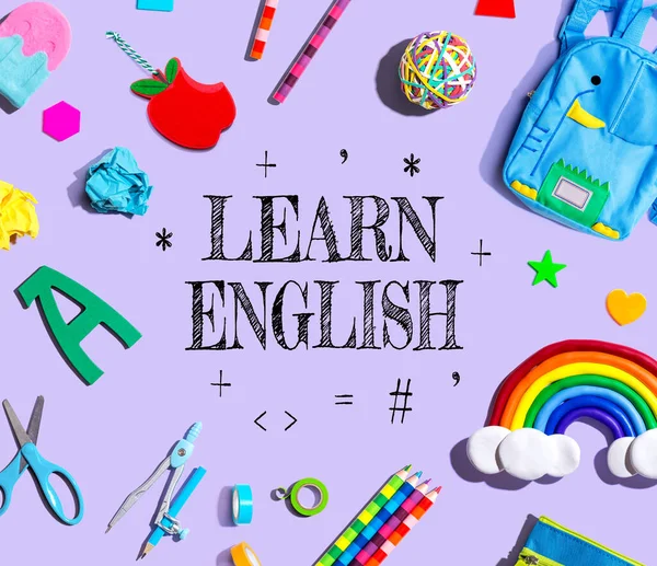 Aprende Inglés Con Útiles Escolares Sobre Fondo Púrpura Flat Lay — Foto de Stock