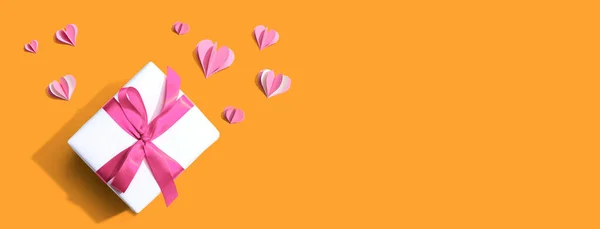 Día San Valentín Tema Agradecimiento Con Una Caja Regalo Corazones —  Fotos de Stock