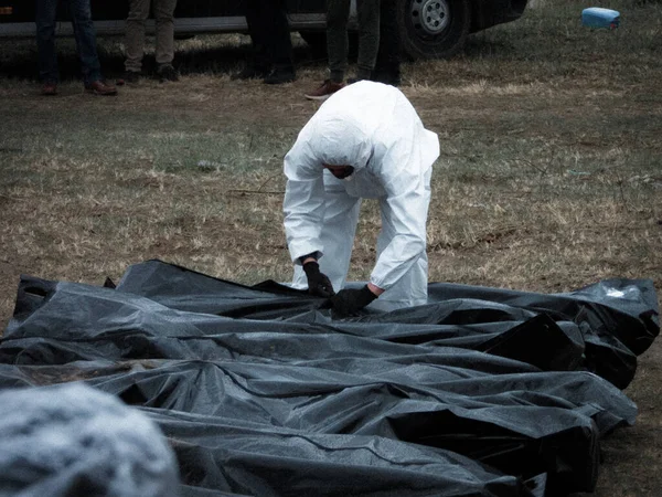 Bucha, Ukrayna 'da mezardan çıkarma, 2022