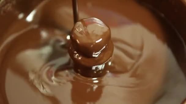 Liquid chocolate — Stock Video