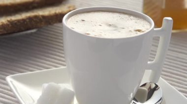 yavaş hareket süt damla kahve sıçraması