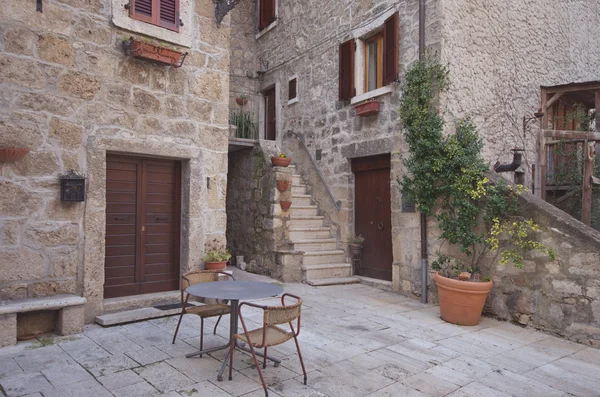Vista típica en el pueblo de Castel Trosino, Italia —  Fotos de Stock