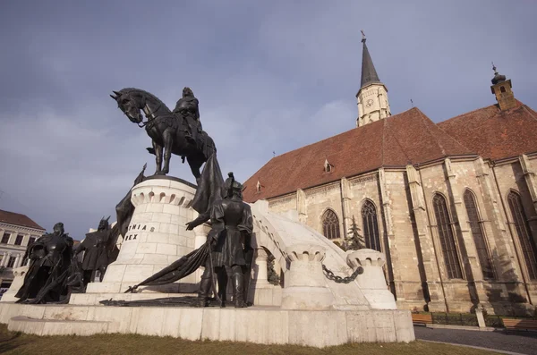 Staty av matei corvin, cluj-napoca, Transsylvanien — Stockfoto