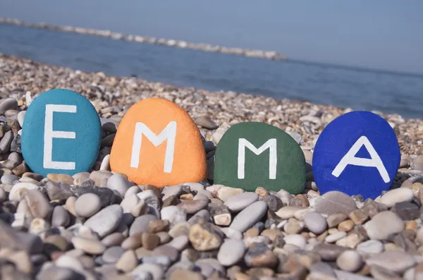 Emma, nombre femenino en piedras de colores — Foto de Stock