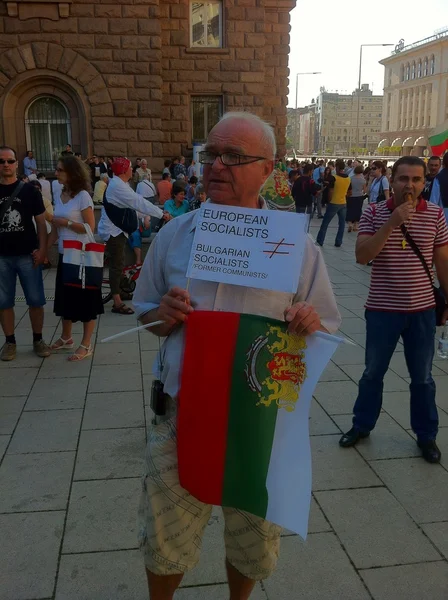 Bulgarischer Mann protestiert gegen die Regierung, Juli 2013 — Stockfoto