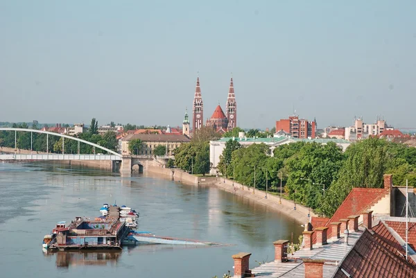 Panoráma a Tisza folyón, Szeged, Magyarország — Stock Fotó