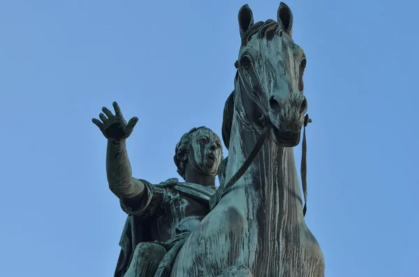 在 josefsplatz，维恩的皇帝约瑟夫二世的雕像 — 图库照片