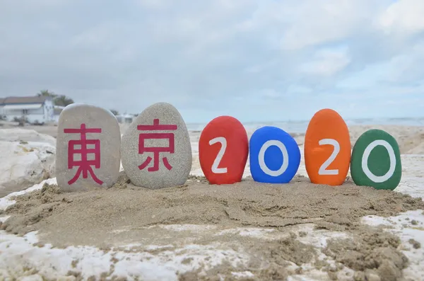 Tokyo 2020 renkli taşlar üzerinde
