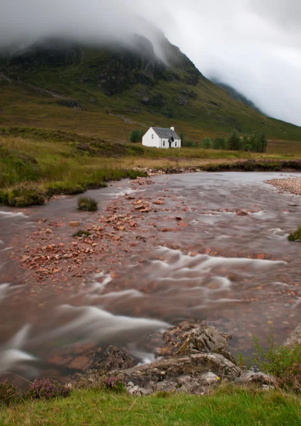 Коттедж Buachaille Etive Mor — стоковое фото